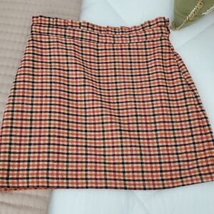 FOREVER 21 PLAID MINI SKIRT .